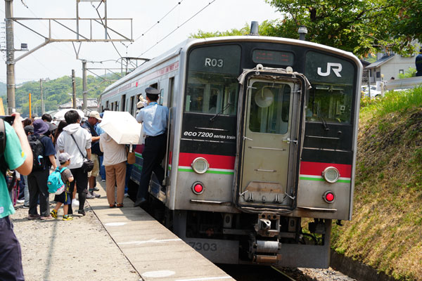 JR四国 7200系 津島ノ宮駅